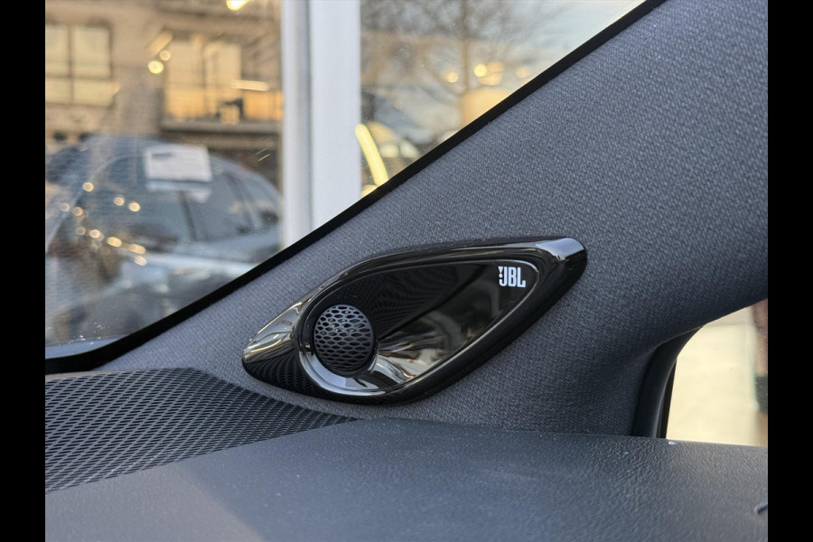 Toyota Corolla Touring Sports 2.0 Hybrid Premium | Panoramadak, JBL, Dodehoekherkenning, Parkeersensoren, Elektrische achterklep, 18 inch