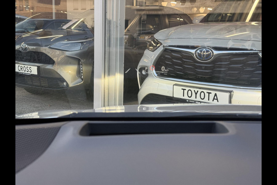 Toyota Corolla Touring Sports 2.0 Hybrid Premium | Panoramadak, JBL, Dodehoekherkenning, Parkeersensoren, Elektrische achterklep, 18 inch