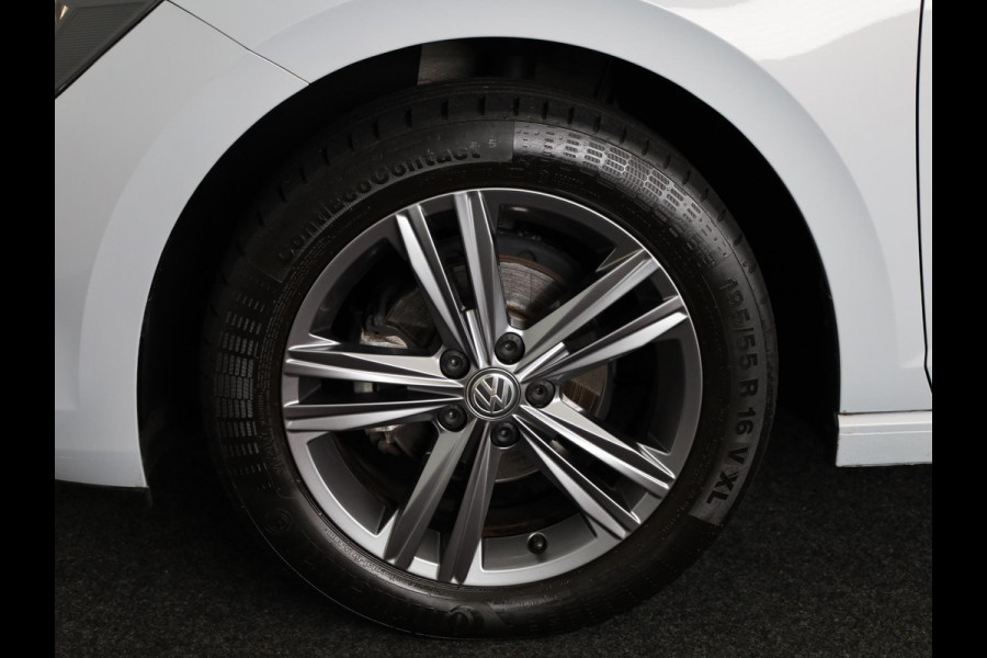 Volkswagen Polo 1.0 TSI Highline 95 pk | Navigatie via App | Autom. airco | Parkeersensoren | Adaptieve cruise control |