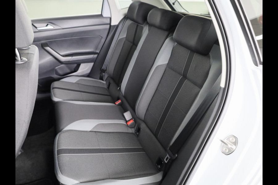 Volkswagen Polo 1.0 TSI Highline 95 pk | Navigatie via App | Autom. airco | Parkeersensoren | Adaptieve cruise control |