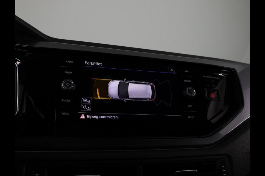 Volkswagen Polo 1.0 TSI Highline 95 pk | Navigatie via App | Autom. airco | Parkeersensoren | Adaptieve cruise control |