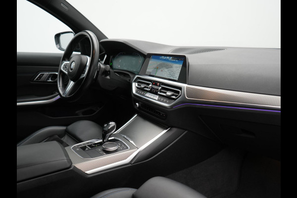 BMW 3 Serie Touring 320i M Sport 184pk | Adaptive Cruise | Alcantara Sportstoelen Verwarmd | Apple Carplay | Sfeerverlichting | Virtual | Navigatie | DAB |