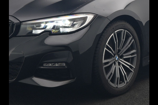 BMW 3 Serie Touring 320i M Sport 184pk | Adaptive Cruise | Alcantara Sportstoelen Verwarmd | Apple Carplay | Sfeerverlichting | Virtual | Navigatie | DAB |