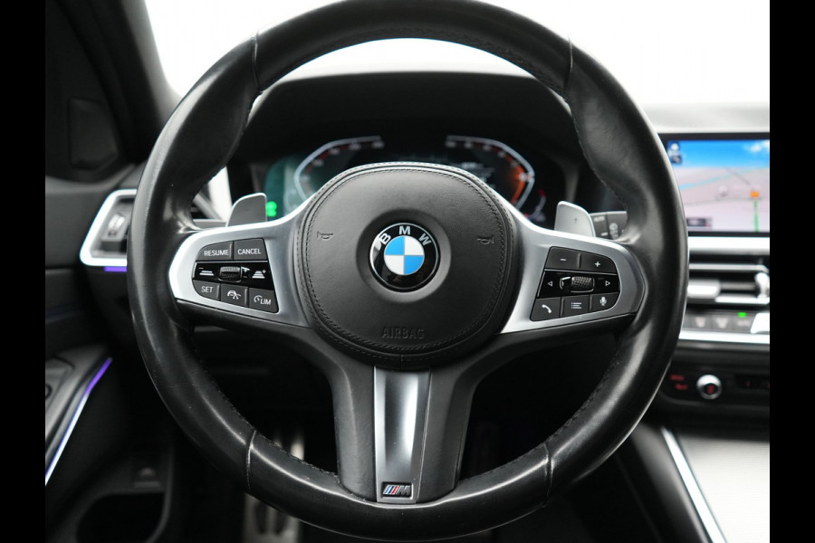 BMW 3 Serie Touring 320i M Sport 184pk | Adaptive Cruise | Alcantara Sportstoelen Verwarmd | Apple Carplay | Sfeerverlichting | Virtual | Navigatie | DAB |