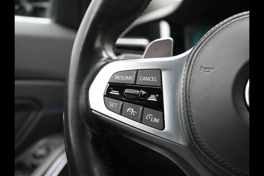 BMW 3 Serie Touring 320i M Sport 184pk | Adaptive Cruise | Alcantara Sportstoelen Verwarmd | Apple Carplay | Sfeerverlichting | Virtual | Navigatie | DAB |