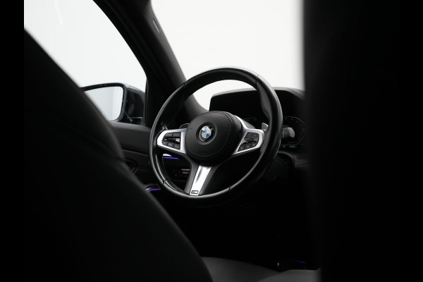 BMW 3 Serie Touring 320i M Sport 184pk | Adaptive Cruise | Alcantara Sportstoelen Verwarmd | Apple Carplay | Sfeerverlichting | Virtual | Navigatie | DAB |