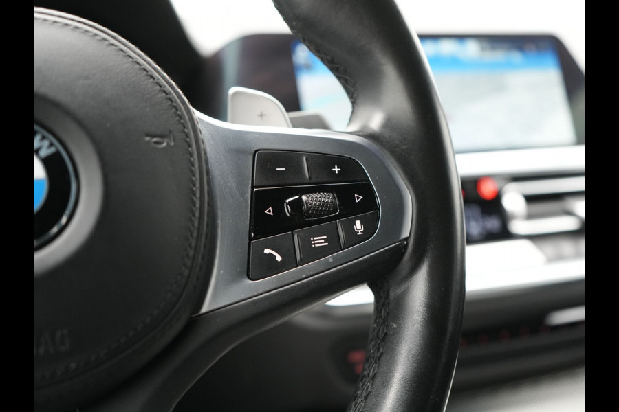 BMW 3 Serie Touring 320i M Sport 184pk | Adaptive Cruise | Alcantara Sportstoelen Verwarmd | Apple Carplay | Sfeerverlichting | Virtual | Navigatie | DAB |