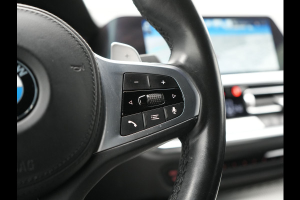 BMW 3 Serie Touring 320i M Sport 184pk | Adaptive Cruise | Alcantara Sportstoelen Verwarmd | Apple Carplay | Sfeerverlichting | Virtual | Navigatie | DAB |