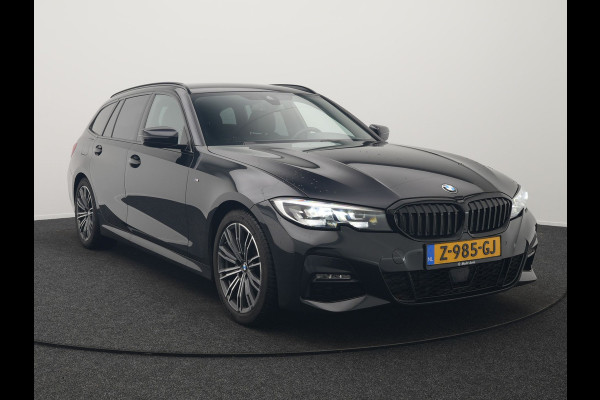 BMW 3 Serie Touring 320i M Sport 184pk | Adaptive Cruise | Alcantara Sportstoelen Verwarmd | Apple Carplay | Sfeerverlichting | Virtual | Navigatie | DAB |