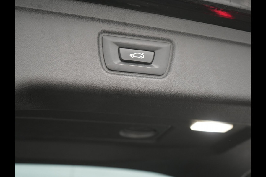 BMW 3 Serie Touring 320i M Sport 184pk | Adaptive Cruise | Alcantara Sportstoelen Verwarmd | Apple Carplay | Sfeerverlichting | Virtual | Navigatie | DAB |