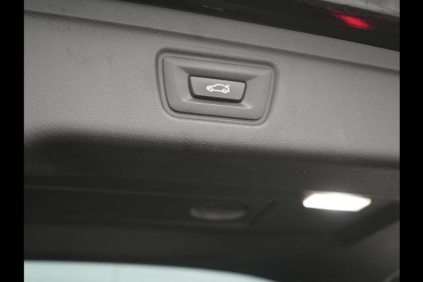 BMW 3 Serie Touring 320i M Sport 184pk | Adaptive Cruise | Alcantara Sportstoelen Verwarmd | Apple Carplay | Sfeerverlichting | Virtual | Navigatie | DAB |