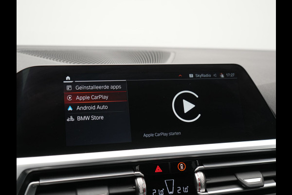 BMW 3 Serie Touring 320i M Sport 184pk | Adaptive Cruise | Alcantara Sportstoelen Verwarmd | Apple Carplay | Sfeerverlichting | Virtual | Navigatie | DAB |