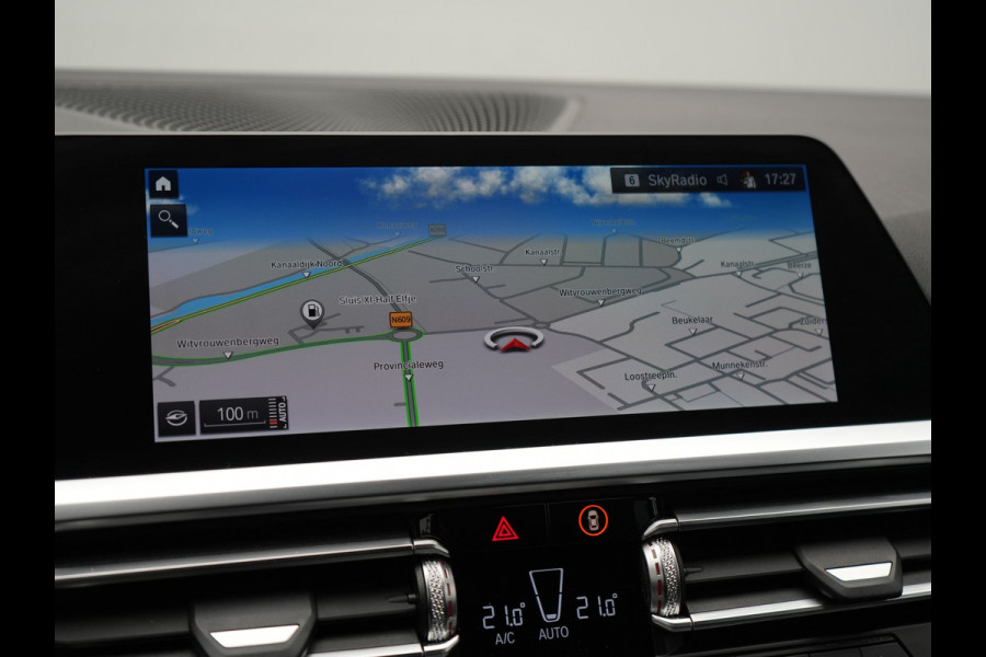 BMW 3 Serie Touring 320i M Sport 184pk | Adaptive Cruise | Alcantara Sportstoelen Verwarmd | Apple Carplay | Sfeerverlichting | Virtual | Navigatie | DAB |