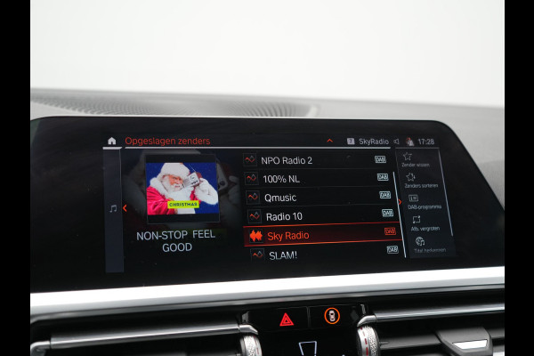 BMW 3 Serie Touring 320i M Sport 184pk | Adaptive Cruise | Alcantara Sportstoelen Verwarmd | Apple Carplay | Sfeerverlichting | Virtual | Navigatie | DAB |