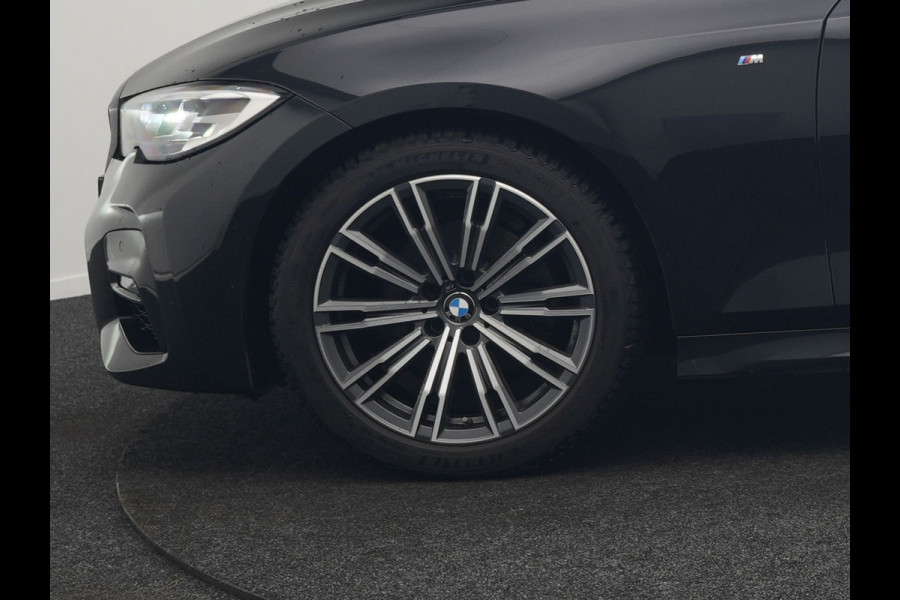 BMW 3 Serie Touring 320i M Sport 184pk | Adaptive Cruise | Alcantara Sportstoelen Verwarmd | Apple Carplay | Sfeerverlichting | Virtual | Navigatie | DAB |