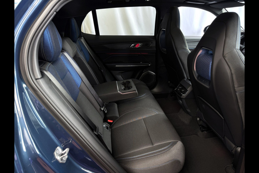 Lynk & Co 01 ✅NIEUW ✅ 06/2025 / STUUR/STOEL VERW. 1.5 261 PK ZWARTE HEMEL 360CAM 4 JAAR GARANTIE PHEV Plug-in Hybrid phev