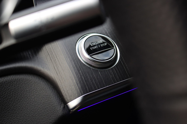Mercedes-Benz S-Klasse 580 e 4MATIC Lang AMG Line | Airmatic | Achterasbesturing | Distronic+ | Massage | Memory | Burmester | Stoelventilatie | 3D-Display | HUD | Digital Light | Vlakkenverwarming |