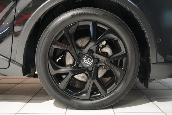 Toyota C-HR 1.8 Hybrid Black Edition + LEDER / DODEHOEK / JBL / STOELVERWARMING /