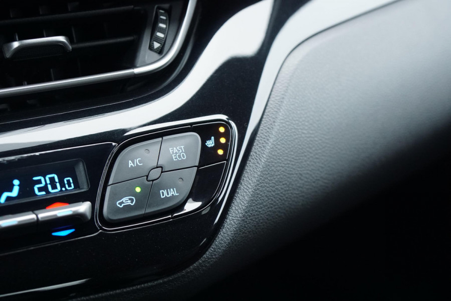 Toyota C-HR 1.8 Hybrid Black Edition + LEDER / DODEHOEK / JBL / STOELVERWARMING /