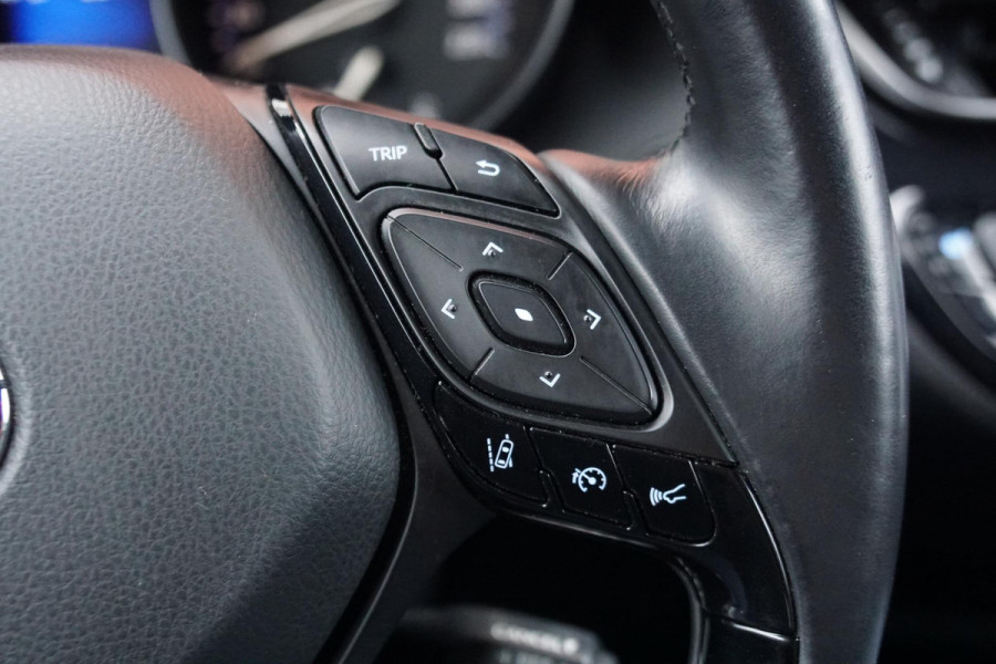 Toyota C-HR 1.8 Hybrid Black Edition + LEDER / DODEHOEK / JBL / STOELVERWARMING /