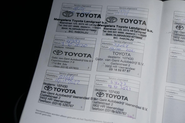 Toyota C-HR 1.8 Hybrid Black Edition + LEDER / DODEHOEK / JBL / STOELVERWARMING /