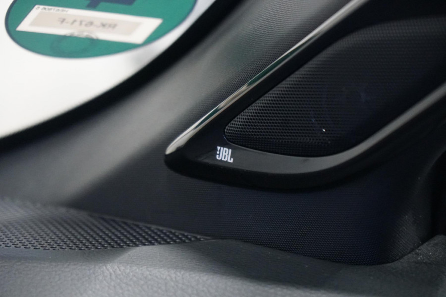 Toyota C-HR 1.8 Hybrid Black Edition + LEDER / DODEHOEK / JBL / STOELVERWARMING /