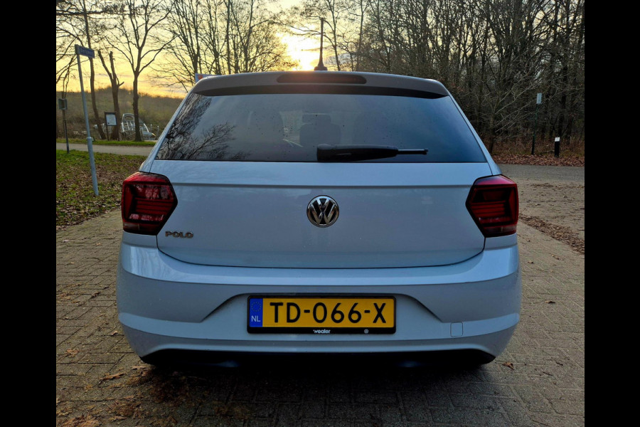 Volkswagen Polo 1.6 TDI Comfortline . Navigatie . Multi stuur