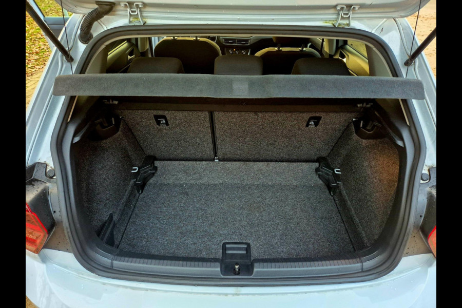 Volkswagen Polo 1.6 TDI Comfortline . Navigatie . Multi stuur