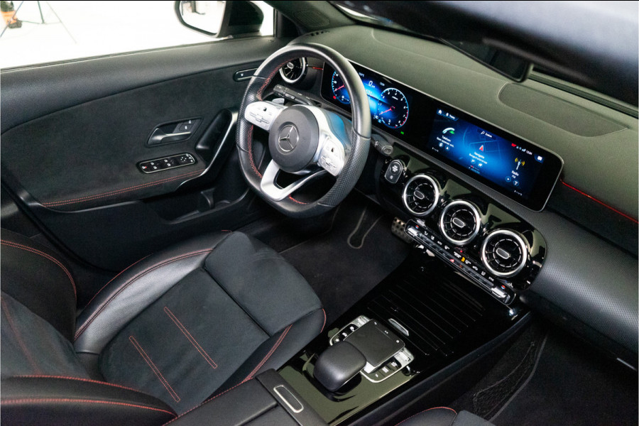 Mercedes-Benz A-Klasse 180 Business Solution AMG 136PK | NL AUTO+NAP | Pano | LED | Stoelverw. | Carplay | Night | Garantie