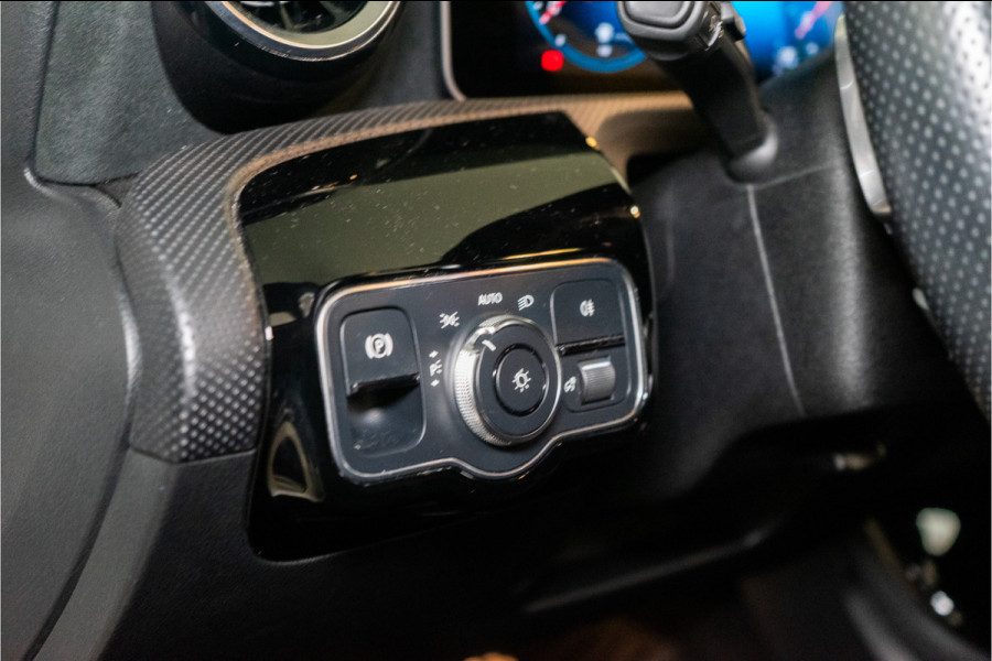 Mercedes-Benz A-Klasse 180 Business Solution AMG 136PK | NL AUTO+NAP | Pano | LED | Stoelverw. | Carplay | Night | Garantie