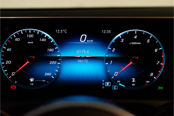Mercedes-Benz A-Klasse 180 Business Solution AMG 136PK | NL AUTO+NAP | Pano | LED | Stoelverw. | Carplay | Night | Garantie