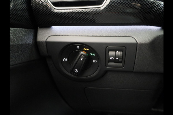 Volkswagen T-Cross 1.0 TSI Life Edition GOAL 95 pk | Navigatie | Parkeersensoren | Adaptieve cruise control | Autom. airco | Stoelverwarming |