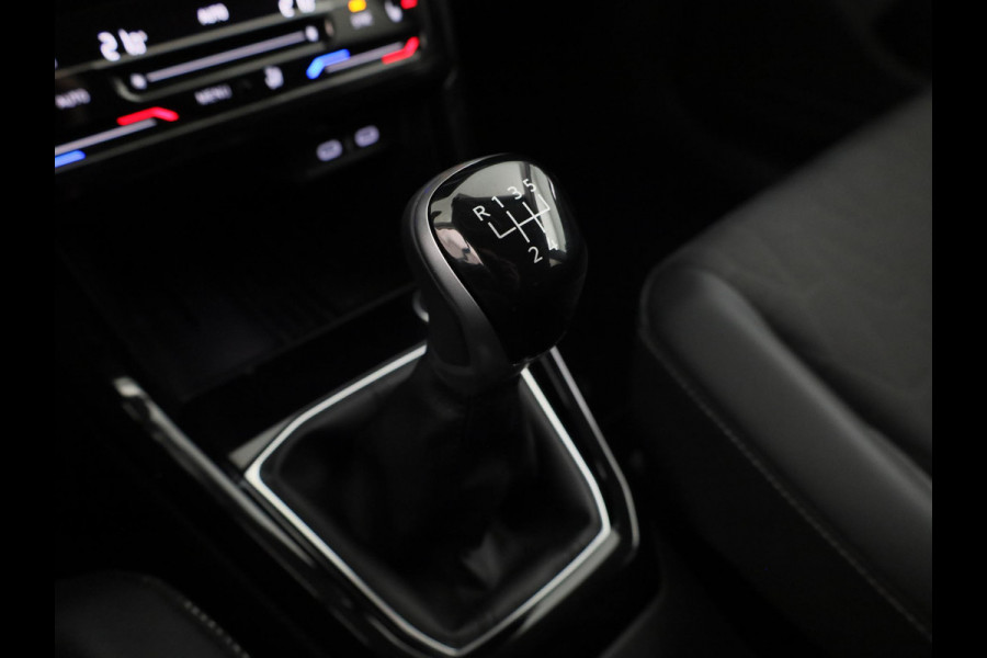 Volkswagen T-Cross 1.0 TSI Life Edition GOAL 95 pk | Navigatie | Parkeersensoren | Adaptieve cruise control | Autom. airco | Stoelverwarming |