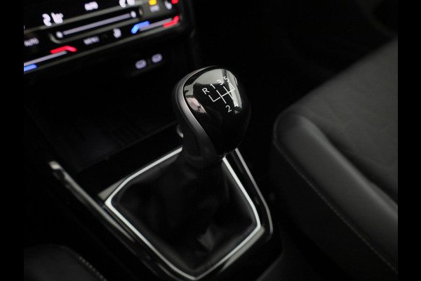 Volkswagen T-Cross 1.0 TSI Life Edition GOAL 95 pk | Navigatie | Parkeersensoren | Adaptieve cruise control | Autom. airco | Stoelverwarming |