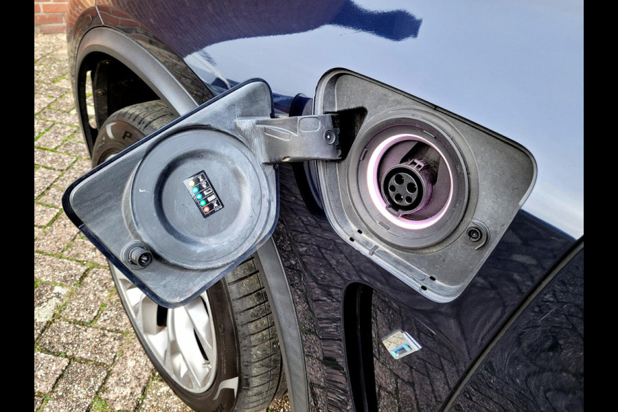 BMW X5 XDrive 40e, Pano, HUD, Camera, 4 nwe banden! (Dealer-onderhouden)