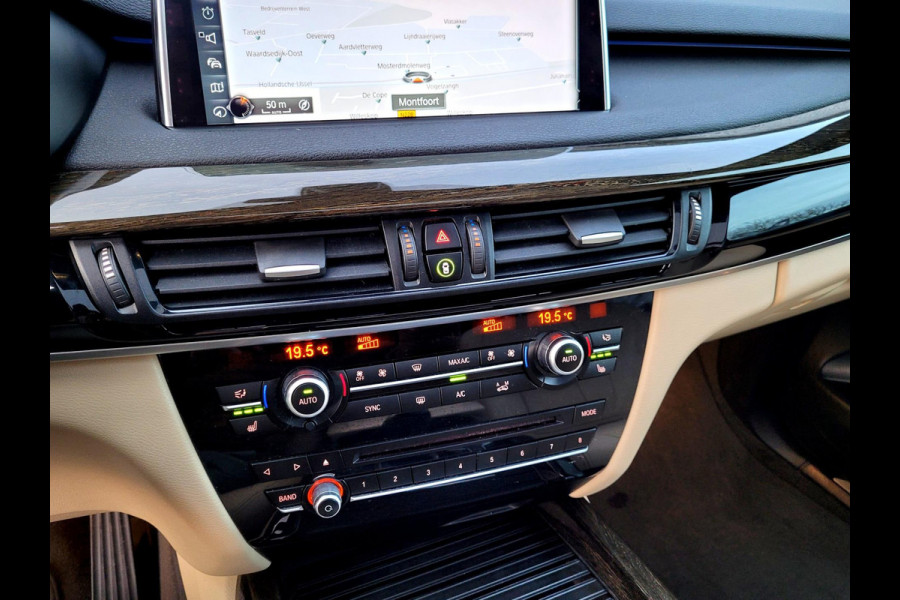 BMW X5 XDrive 40e, Pano, HUD, Camera, 4 nwe banden! (Dealer-onderhouden)