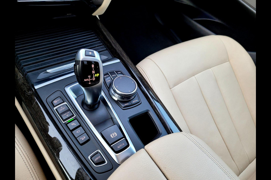 BMW X5 XDrive 40e, Pano, HUD, Camera, 4 nwe banden! (Dealer-onderhouden)