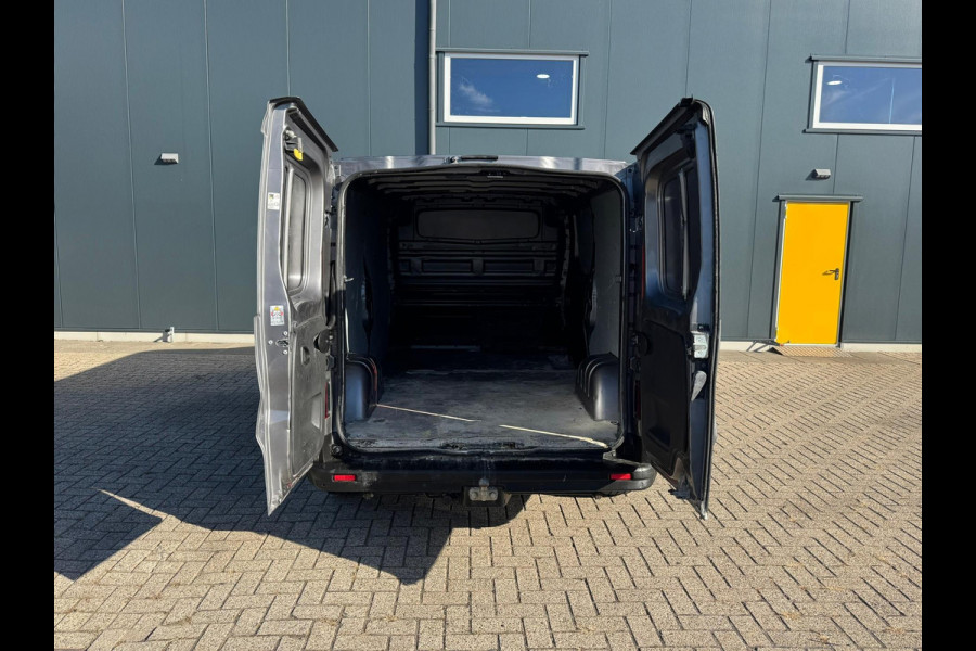 Renault Trafic 1.6 dCi T29 L2H1 (Nissan NV300) * Cruise Control * Parkeersensoren * Trekhaak *