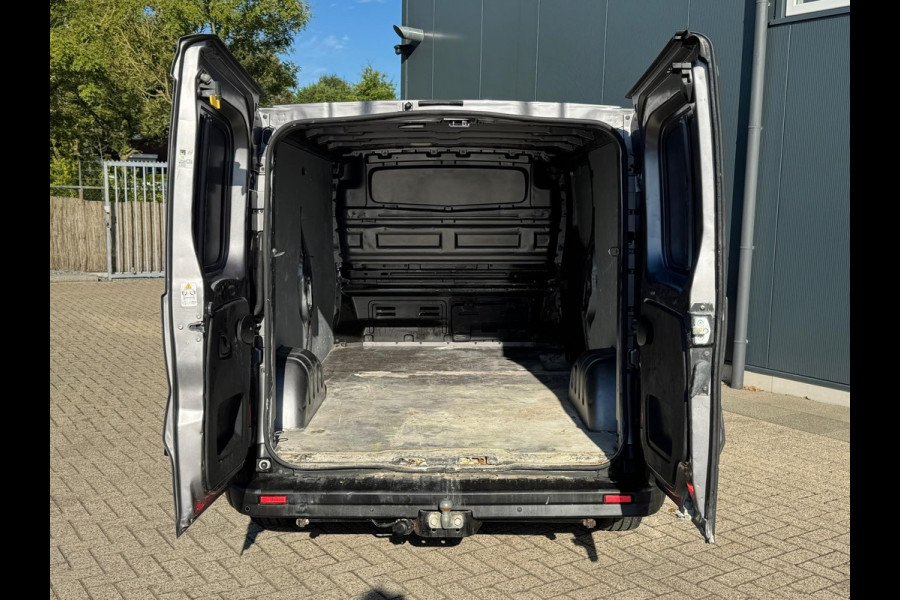 Renault Trafic 1.6 dCi T29 L2H1 (Nissan NV300) * Cruise Control * Parkeersensoren * Trekhaak *