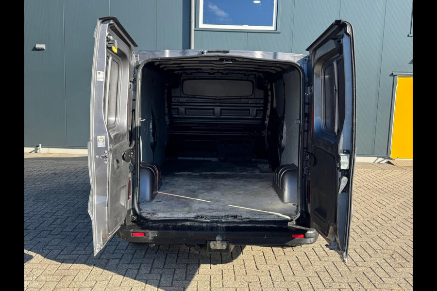 Renault Trafic 1.6 dCi T29 L2H1 (Nissan NV300) * Cruise Control * Parkeersensoren * Trekhaak *