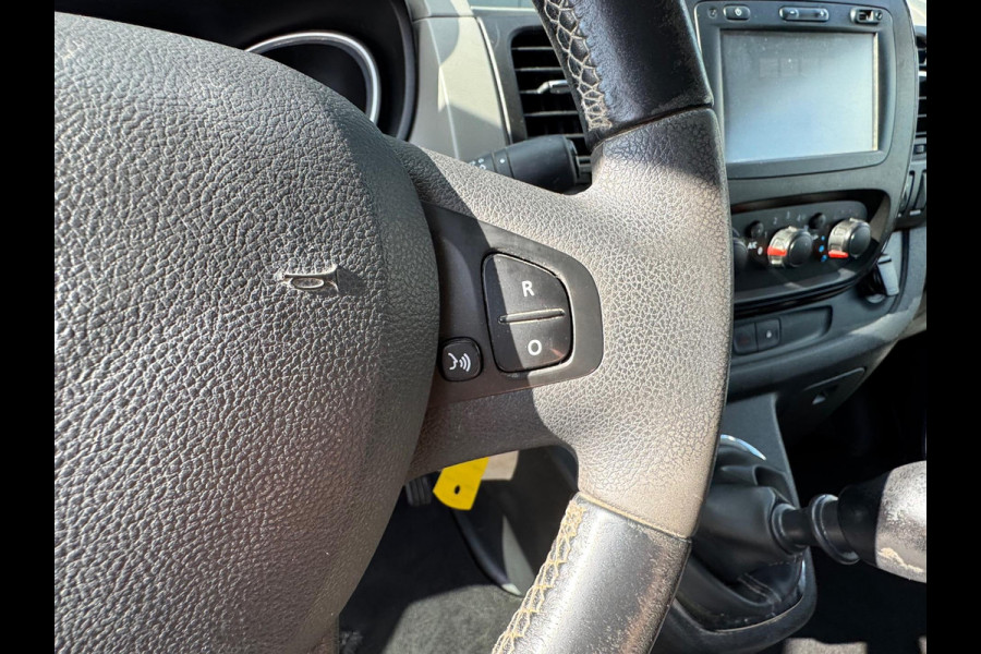 Renault Trafic 1.6 dCi T29 L2H1 (Nissan NV300) * Cruise Control * Parkeersensoren * Trekhaak *