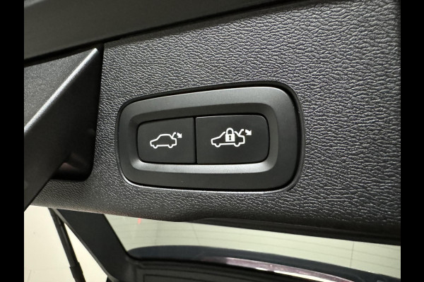 Volvo XC60 2.0 T8 Twin Engine AWD R-Design Luchtv. Pano H/K HUD 360°
