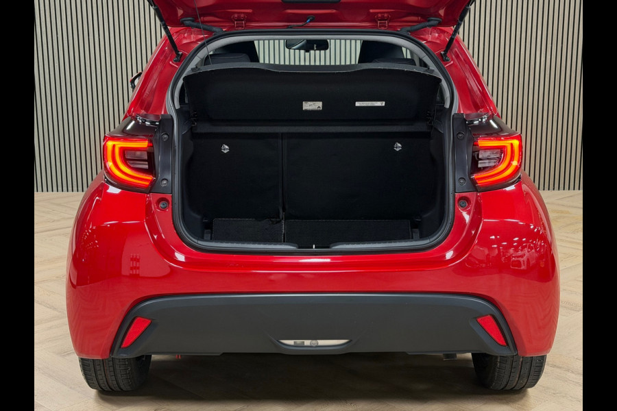 Toyota Yaris 1.5 Hybrid Dynamic AUT. NAVIGATIE CAMERA PDC CRUISE LANE-ASSIST