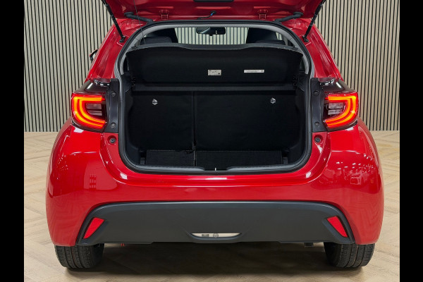 Toyota Yaris 1.5 Hybrid Dynamic AUT. NAVIGATIE CAMERA PDC CRUISE LANE-ASSIST