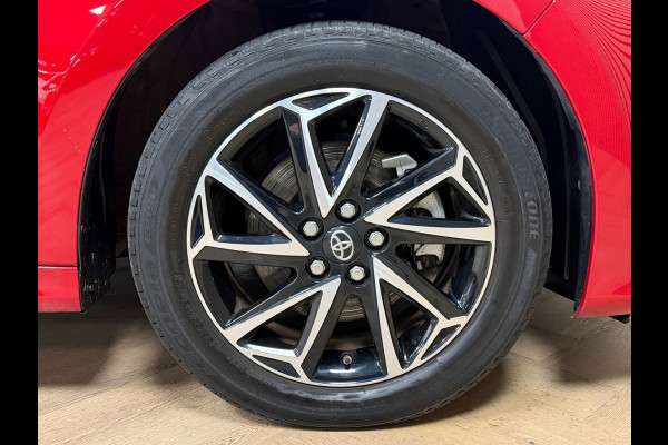 Toyota Yaris 1.5 Hybrid Dynamic AUT. NAVIGATIE CAMERA PDC CRUISE LANE-ASSIST