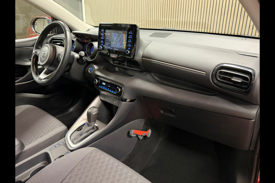 Toyota Yaris 1.5 Hybrid Dynamic AUT. NAVIGATIE CAMERA PDC CRUISE LANE-ASSIST