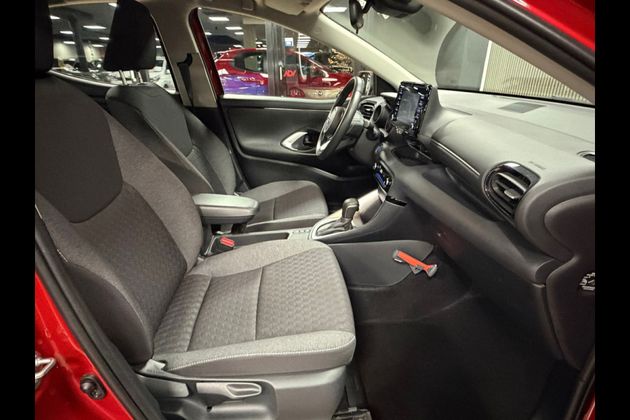Toyota Yaris 1.5 Hybrid Dynamic AUT. NAVIGATIE CAMERA PDC CRUISE LANE-ASSIST