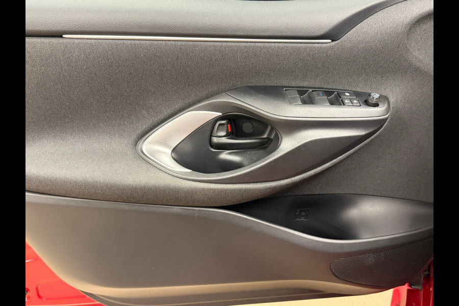 Toyota Yaris 1.5 Hybrid Dynamic AUT. NAVIGATIE CAMERA PDC CRUISE LANE-ASSIST