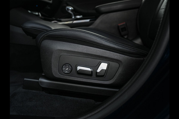 BMW X3 xDrive30e High Executive · M-Sport Pro · Comfort access · Head-up · Panoramadak · Adaptive cruise · Memory seats · Stuurverwarmi