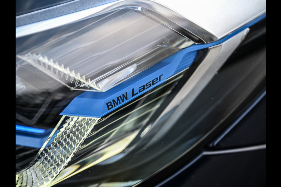 BMW X3 xDrive30e High Executive · M-Sport Pro · Comfort access · Head-up · Panoramadak · Adaptive cruise · Memory seats · Stuurverwarmi